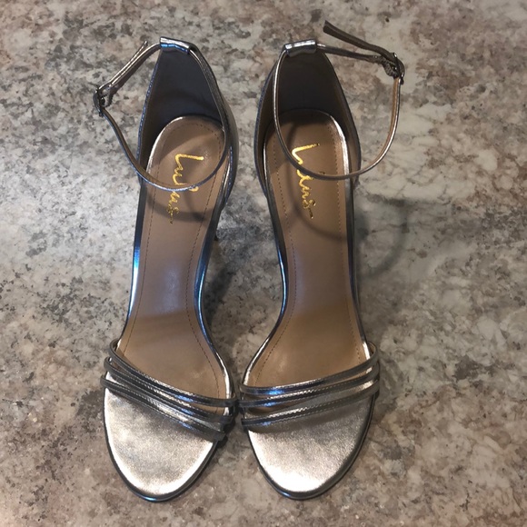Lulus Shoes - Size 9 Lulu’s Silver Strappy Heels
